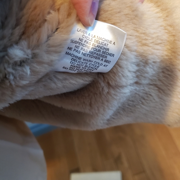 Maksa Faux Fur Jacket - Picture 8 of 8